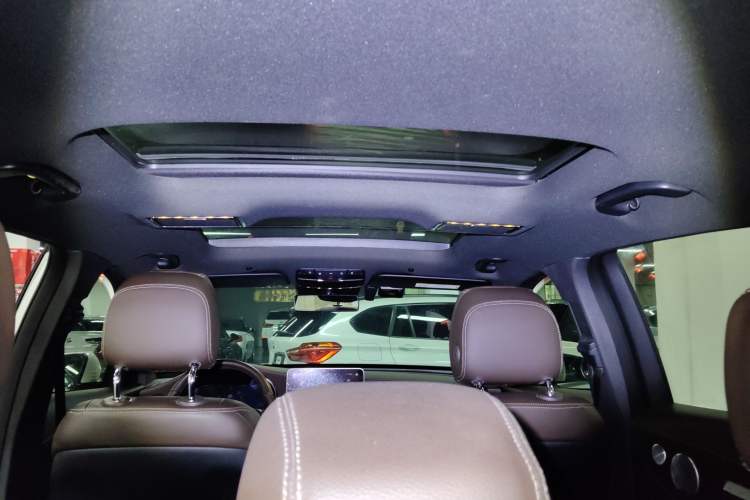 Used Mercedes-Benz GLC 2020 Facelifted GLC 300 L 4MATIC Luxury Edition Headliner