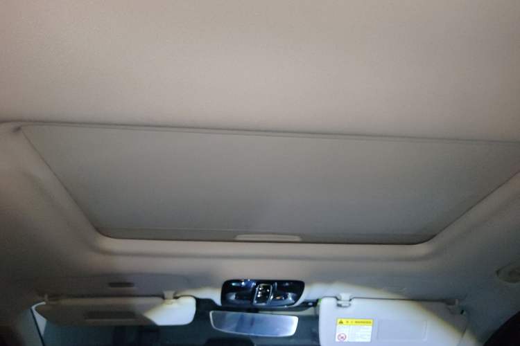 Used Roewe iMAX8 2022 400TGI Celebration Edition Headliner