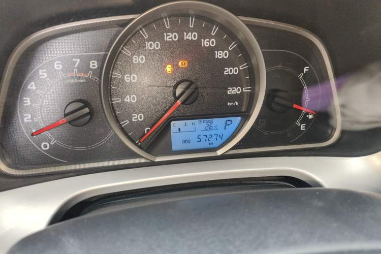 Used Toyota RAV4 2019 2.0L CVT Two-Wheel Drive Comfort Edition China VI Standard Odometer Close Up