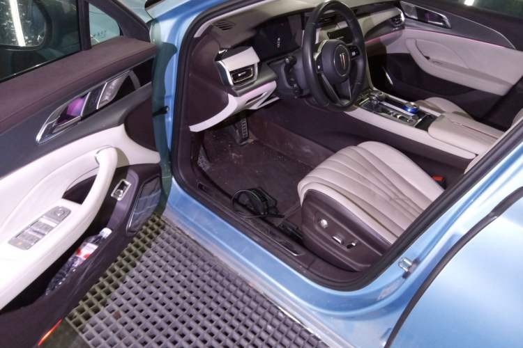 Used Hongqi H5 2023 2.0T Automatic Smart Connect Flagship Edition
