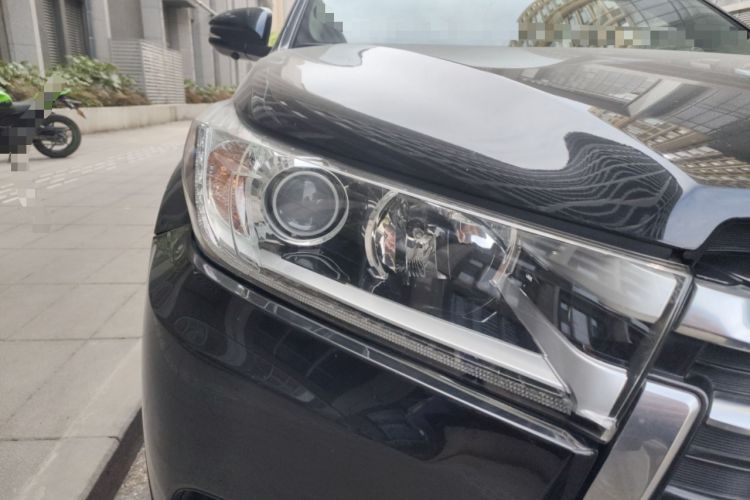 Used Toyota Highlander 2018 2.0T Four-Wheel Drive Prestige Version 7 Seats China VI Standard Right Front Headlight