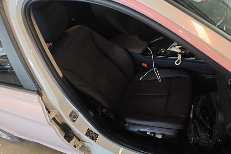 Used BMW 3 Series 2016 316i Fashion Model
