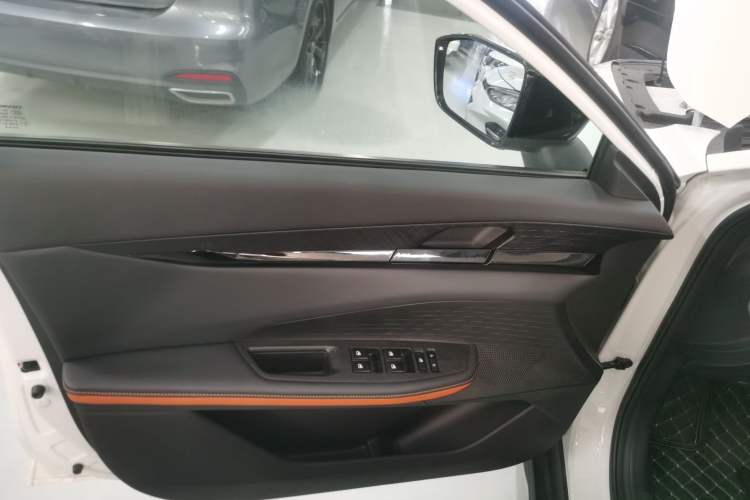 Used Changan UNI-V iDD 2023 Zhidian iDD 1.5T 113km Smart & Fun Version (Rapid Edition)