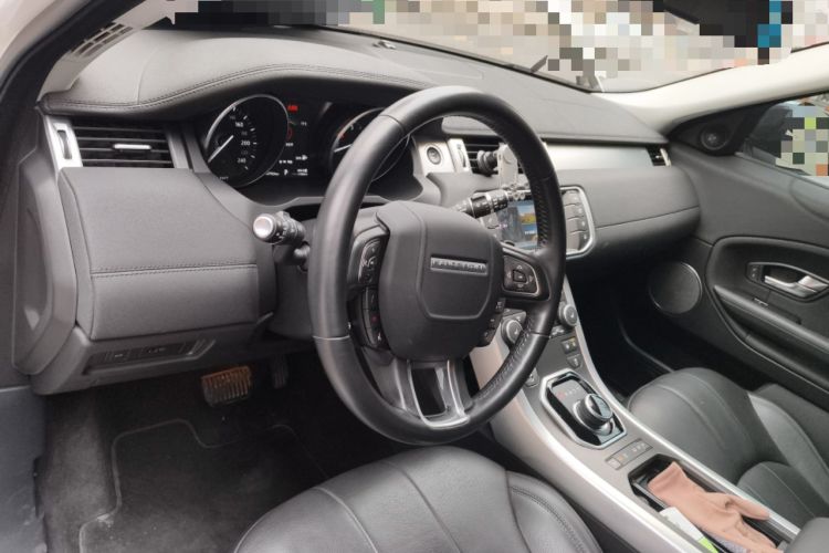 Used Land Rover Range Evoque 2017 2.0T SE Smart Glow Edition Steering Wheel