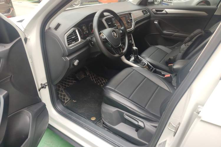 Used Volkswagen T-ROC 2018 280TSI DSG Two-Wheel Drive Advanced Version China V Emission Standard