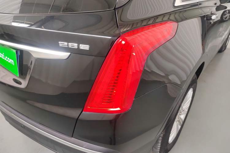 Used Cadillac XT5 2018 28E Four-Wheel Drive Tech Version Right Rear Taillight