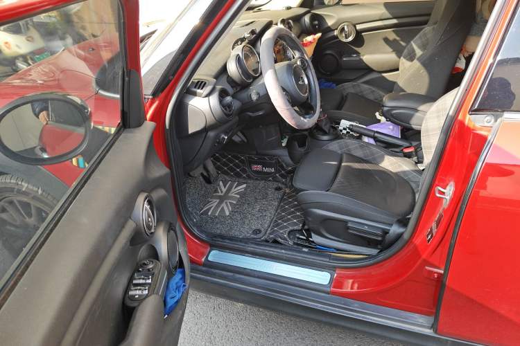 Used MINI MINI 2016 1.5T COOPER Five-Door Edition