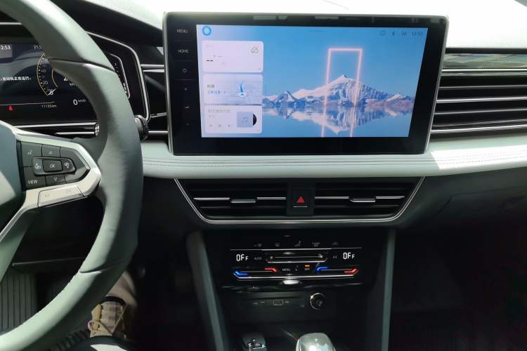 Used Volkswagen Tiguan L 2025 Model, Outstanding Version, 300TSI Automatic Two-Wheel Drive Longteng Edition