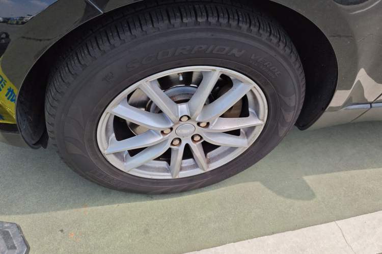 Used Land Rover Range Sport 2017 3.0 SC V6 SE Left Front Wheel Hub