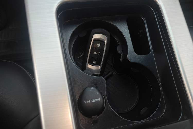 Used Geely Auto Emgrand GL 2017 1.8L DCT Elite Model
