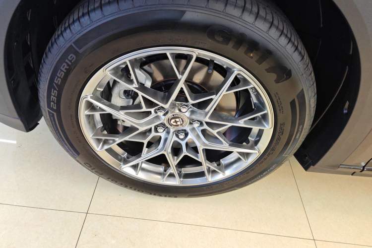 Used Deepal S07 2025 215Max Huawei Qiankun Intelligent Driving ADS SE Range-Extended Version