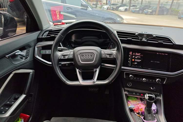 Used Audi Q3 2022 35 TFSI Fashion Dynamic Model Steering Wheel