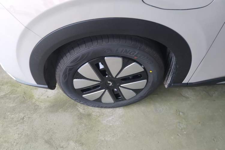 Used Wuling Bingo S 2025 Model 430km Deluxe Edition