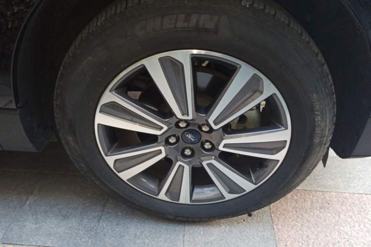 Used Ford Edge 2021 PLUS EcoBoost 245 Two-Wheel-Drive Platinum Edition 5 Seats