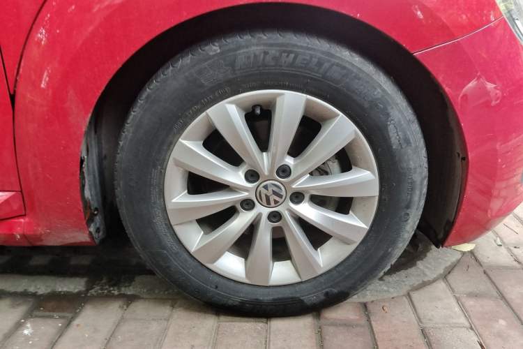 Used Volkswagen Beetle 2013 1.2TSI Fashion Edition Right Front Wheel Hub