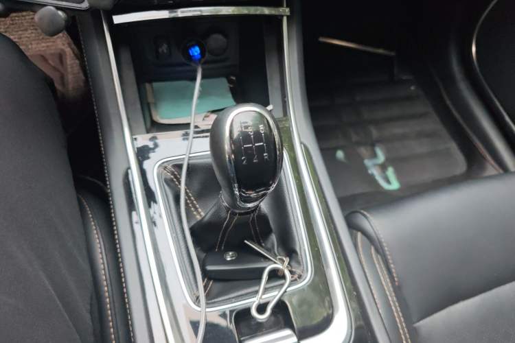 Used CHANGAN Eado 2019 High-Energy Edition 1.6L GDI Manual Pioneer Model China VI Standard Gear Lever