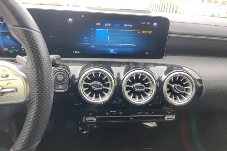 Used Mercedes-Benz A-Class 2022 Revised Version A 200 L Sport Sedan Fashionable Style