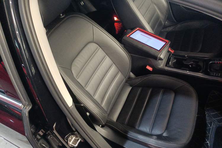 Used Volkswagen Passat 2017 330TSI DSG Luxury Edition Right Front Seat