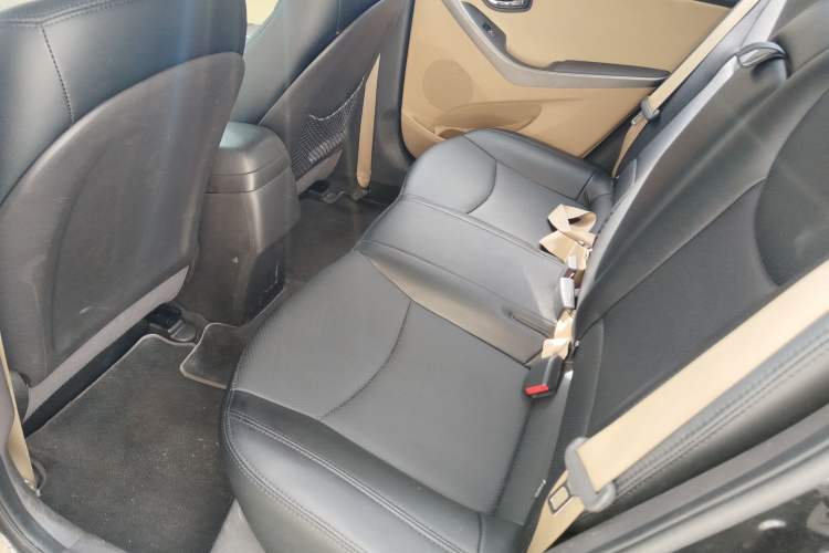 Used Hyundai Elantra (5th Generation / Langdong) 2012 1.6L Automatic Leading Model