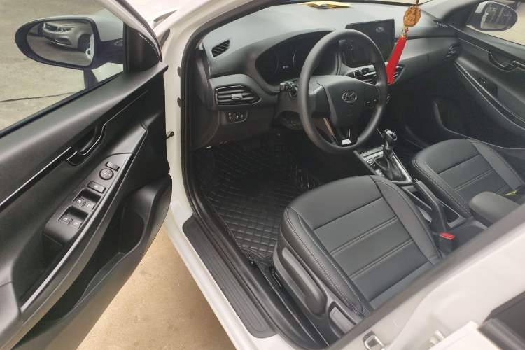 Used Hyundai Celesta 2018 1.6L Automatic GL Enjoyment Edition China VI compliant Driver Seat