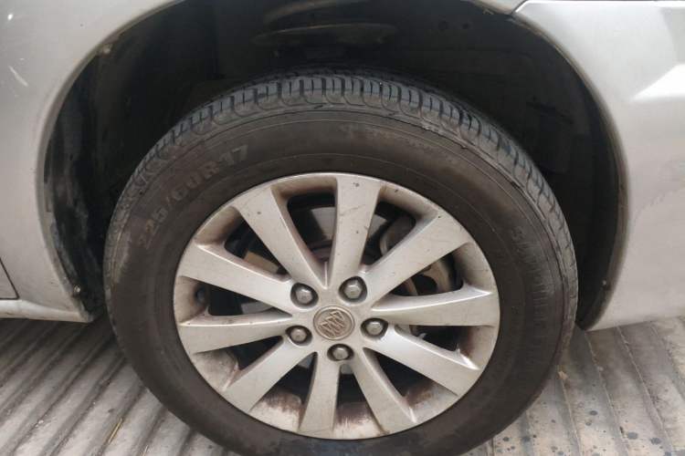 Used Buick GL8 2014 2.4L Classic Edition Right Front Wheel Hub