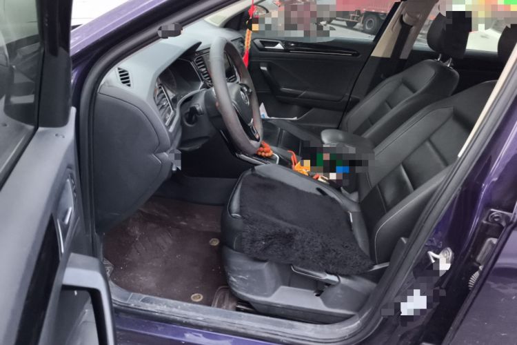 Used Volkswagen T-ROC 2019 280TSI DSG Two-Wheel Drive Comfort Version China VI Standard Left Front Seat