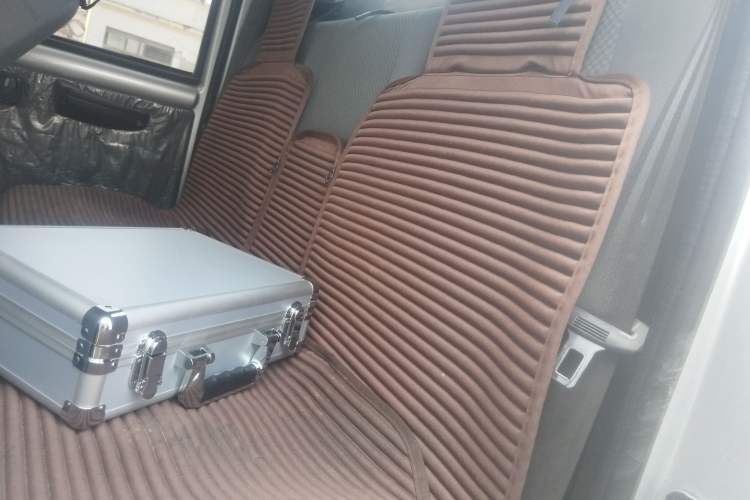 Used Wuling Rongguang Small Truck 2021 1.5L Base Version Double-Cab L3C Left Rear Seat