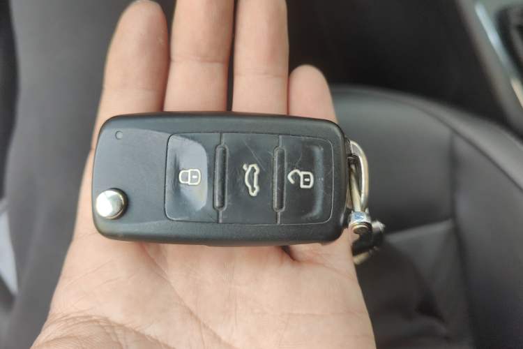 Used Volkswagen Lavida 2015 1.6L Manual Comfort Edition Vehicle Key