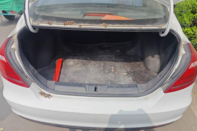 Used Geely Auto Emgrand 2015 Sedan 1.5L Manual - Top Trim Level