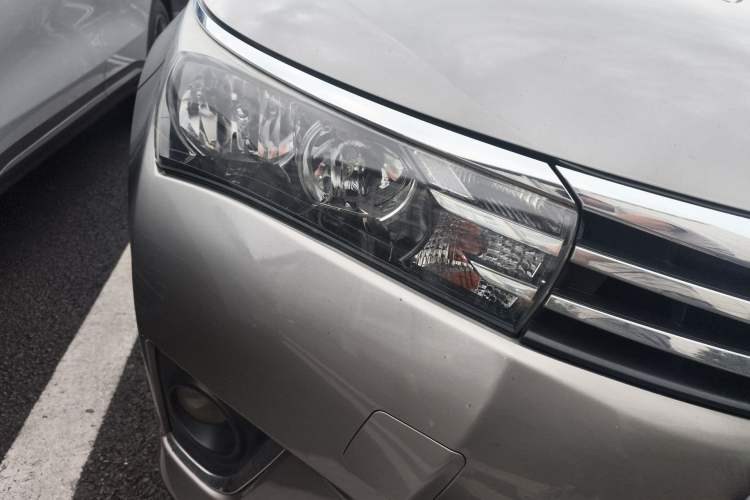 Used Toyota Corolla 2014 1.6L CVT GL Right Front Headlight