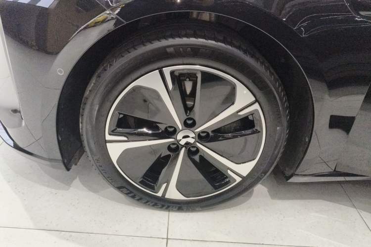 Used Nio ET5T 2025 75 kWh Touring Left Front Wheel Hub