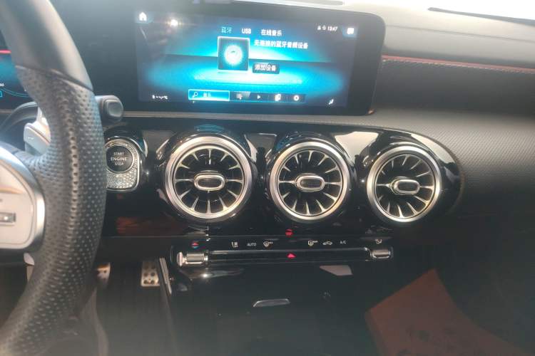 Used Mercedes-Benz A-Class 2021 A 200 L Sport Sedan Fashion Model
