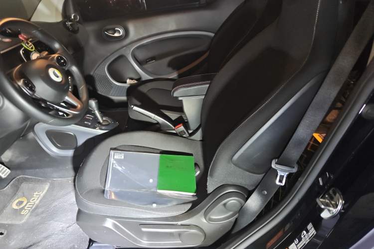 Used smart fortwo 2018 1.0L 52kW Hardtop Passion Edition China V Standard
