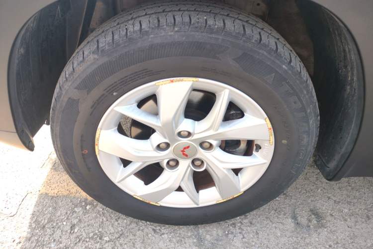 Used Wuling Hongguang S3 2019 1.5L Manual Comfort Model China VI Standard
