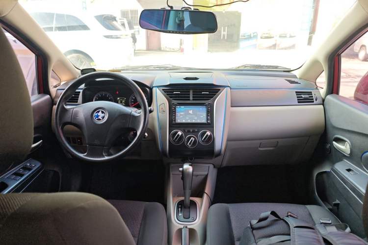 Used Venucia R50 2016 1.6L Automatic Elite Edition
