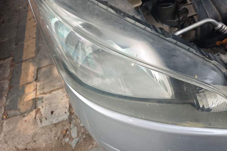 Used Nissan NV200 2012 1.6L 232 Seats Luxury Version
