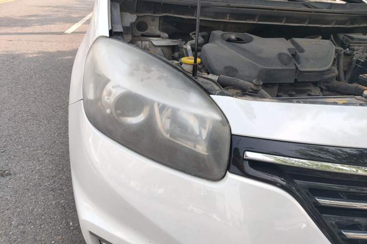 Used Renault Koleos 2015 2.5L Two-Wheel Drive Comfort Edition Right Front Headlight