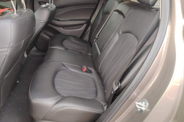 Used Buick Envision 2018 20T Two-Wheel-Drive Leading Model
