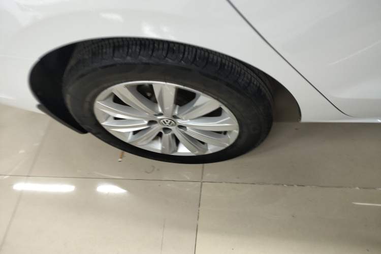 Used Volkswagen Bora 2019 Facelift Bora·Legend 1.5L Manual Fashion Edition China VI Standard Right Rear Wheel Hub