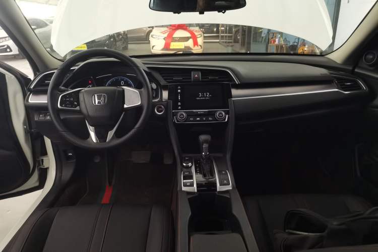 Used Honda Civic 2016 220TURBO CVT Luxury Edition Center Console