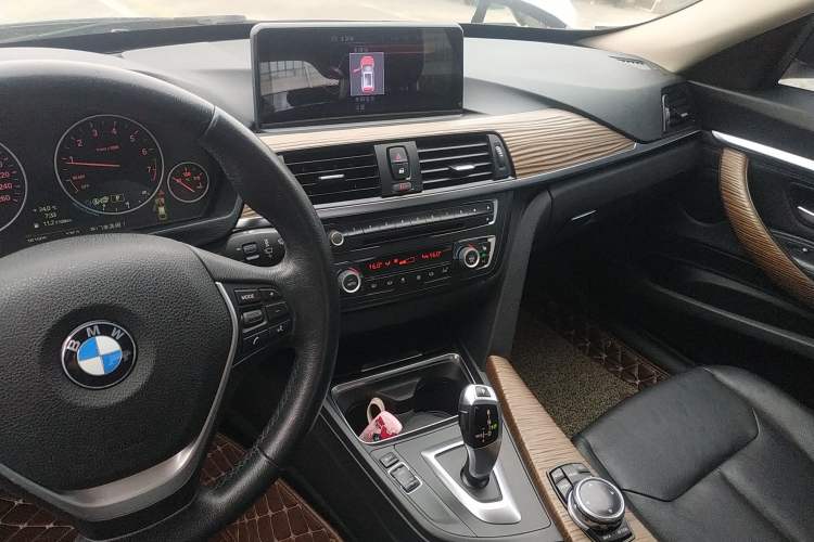 Used BMW 3 Series GT 2013 320i Sport Design Package