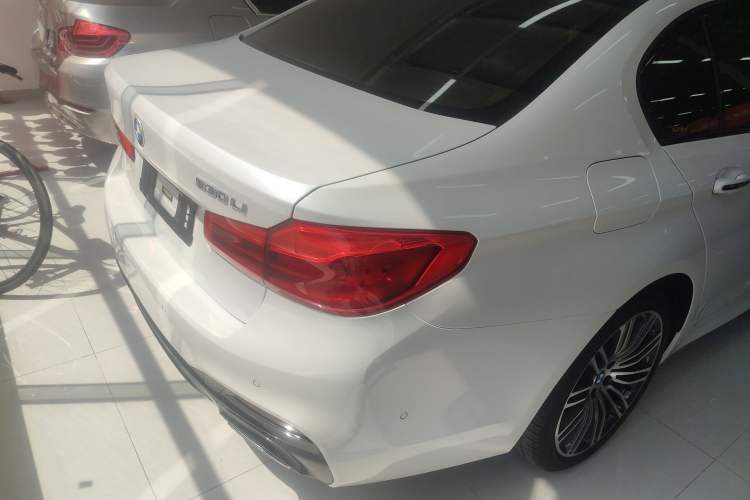 Used BMW 5 Series 2018 Restyled 530Li Leading Edition M Sport Package
