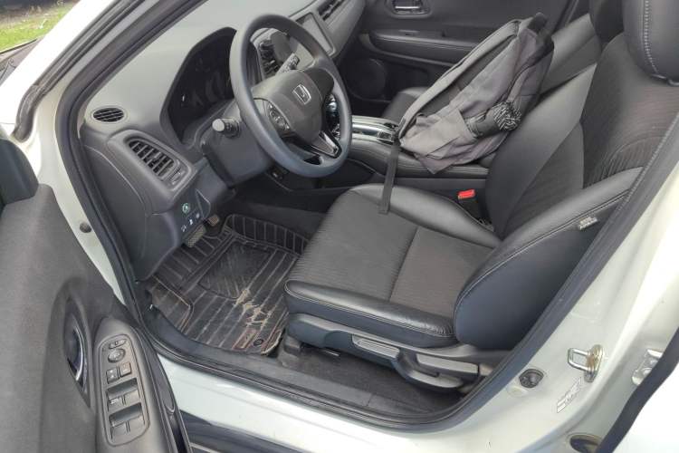 Used Honda Vezel 2020 1.5L CVT Pioneer Edition Driver Seat