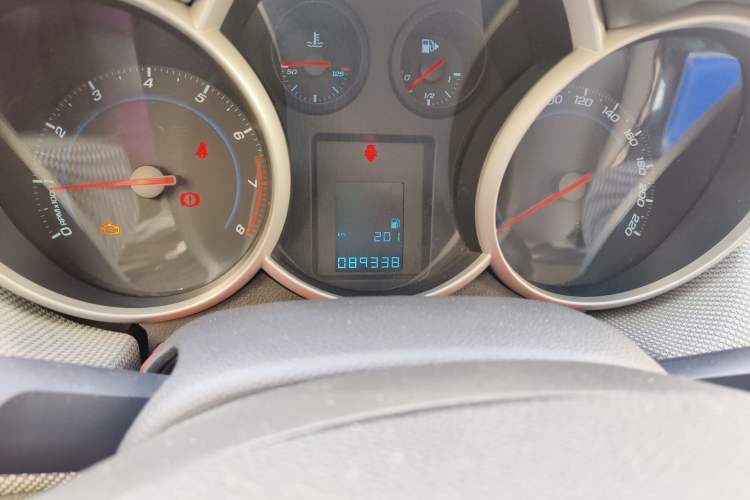 Used Chevrolet Cruze 2014 1.6L SL Millionth Anniversary Edition MT
