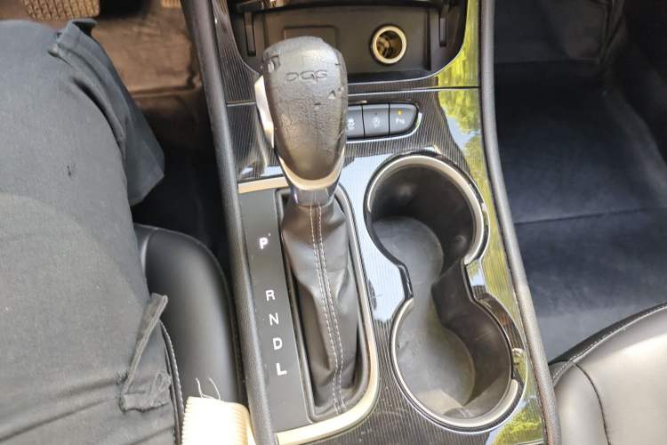 Used Buick Verano 2015 Sedan 20T Dual-Clutch Leading Model Gear Lever