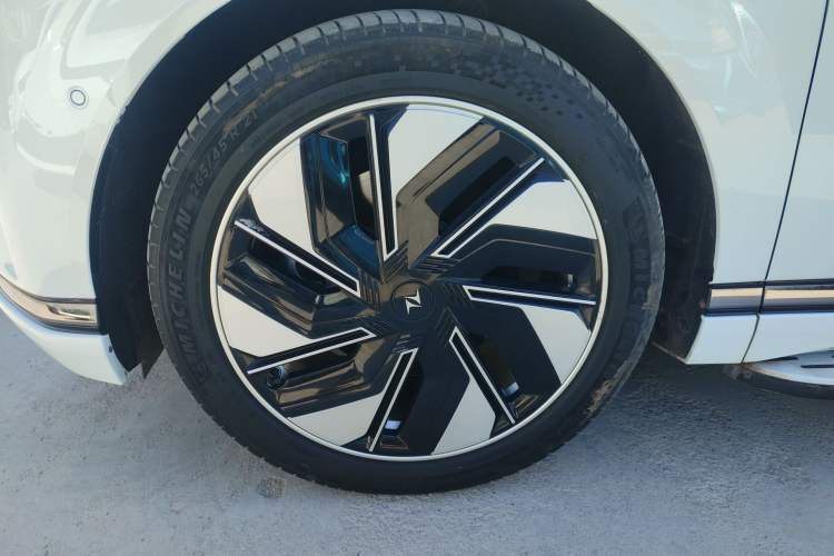 Used Dongfeng eπ eπ008 2025 210 Ultra Range-Extended Version 5 Seats
