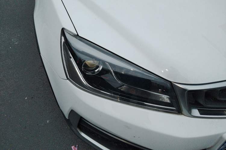 Used Geely Auto Vision S1 2018 1.5L Manual FENGXING Model Right Front Headlight