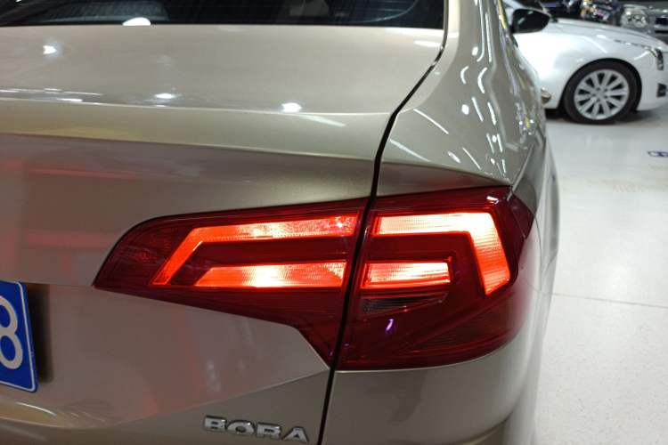 Used Volkswagen Bora 2019 Bora·Legend 1.5L Automatic Fashion Edition China VI Standard Right Rear Taillight
