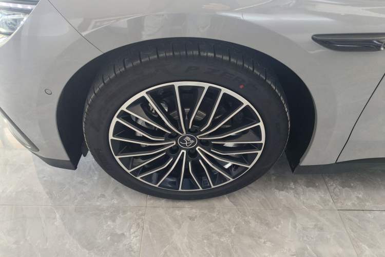 Used BYD Han 2025 DM-i Intelligent Driving Edition 125KM LiDAR Flagship Model