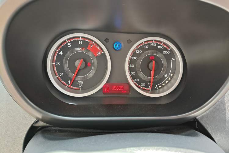 Used MG 3SW 2015 1.5L AMT Elite Model
